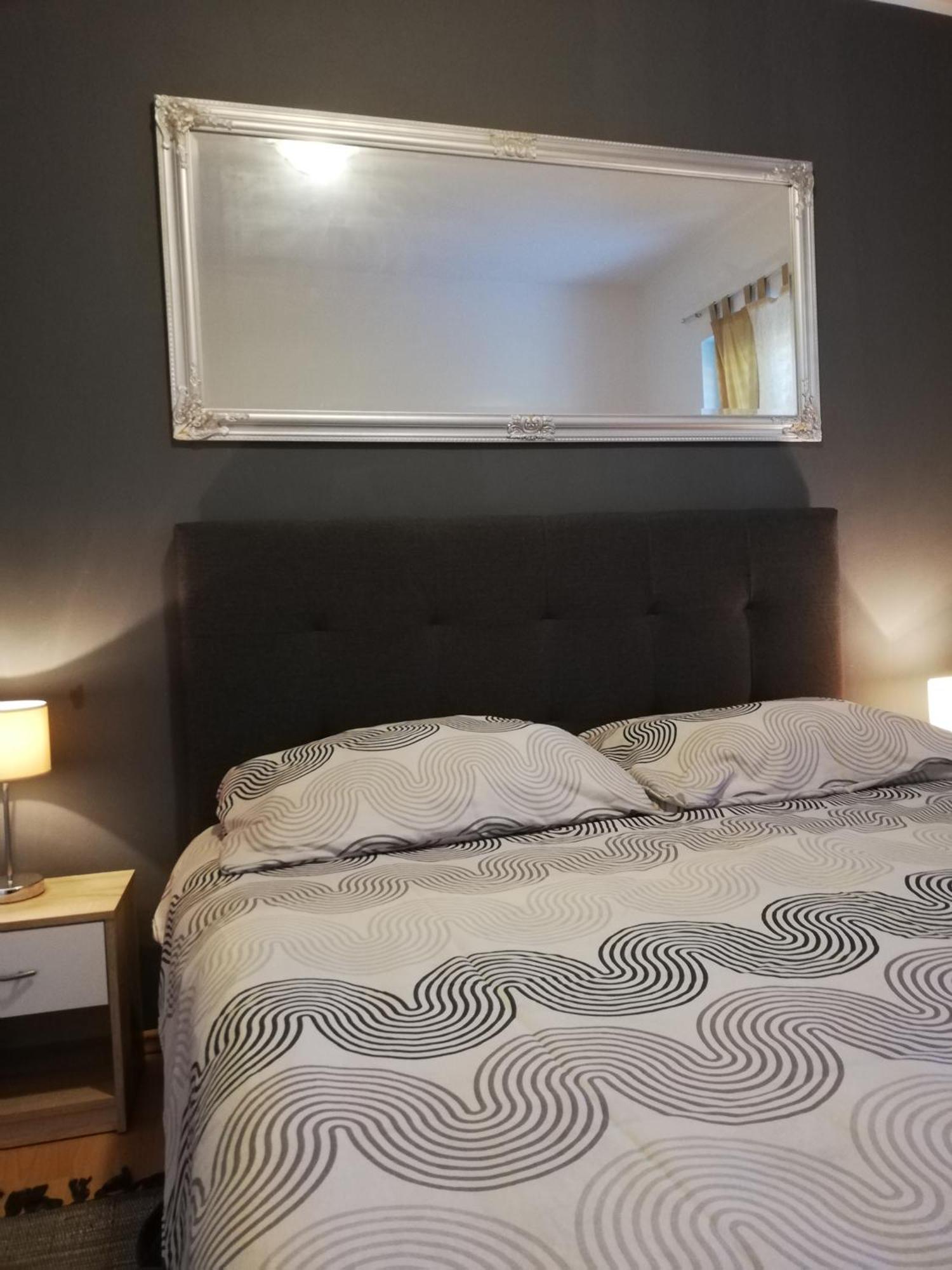 Apartments Poretti For 2,In Center Parking Free In The Yard,6 Min Beach Walk Rovigno Esterno foto